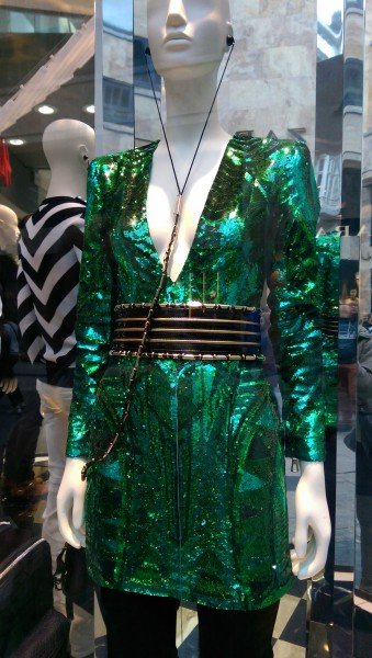 Vestido de paetês Balmain x HM por 149 euros.