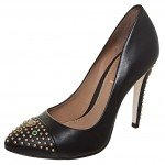 scarpin com tachas da Esdra