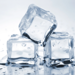 Cubos de gelo podem ajudar a amenizar o rosto inchado?